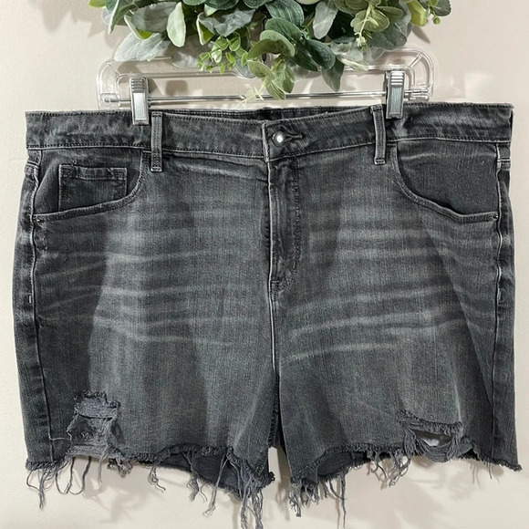 Old Navy High Rise Secret Slim Pockets Distressed Grey  Denim Shorts Brenda 18 - Picture 1 of 14
